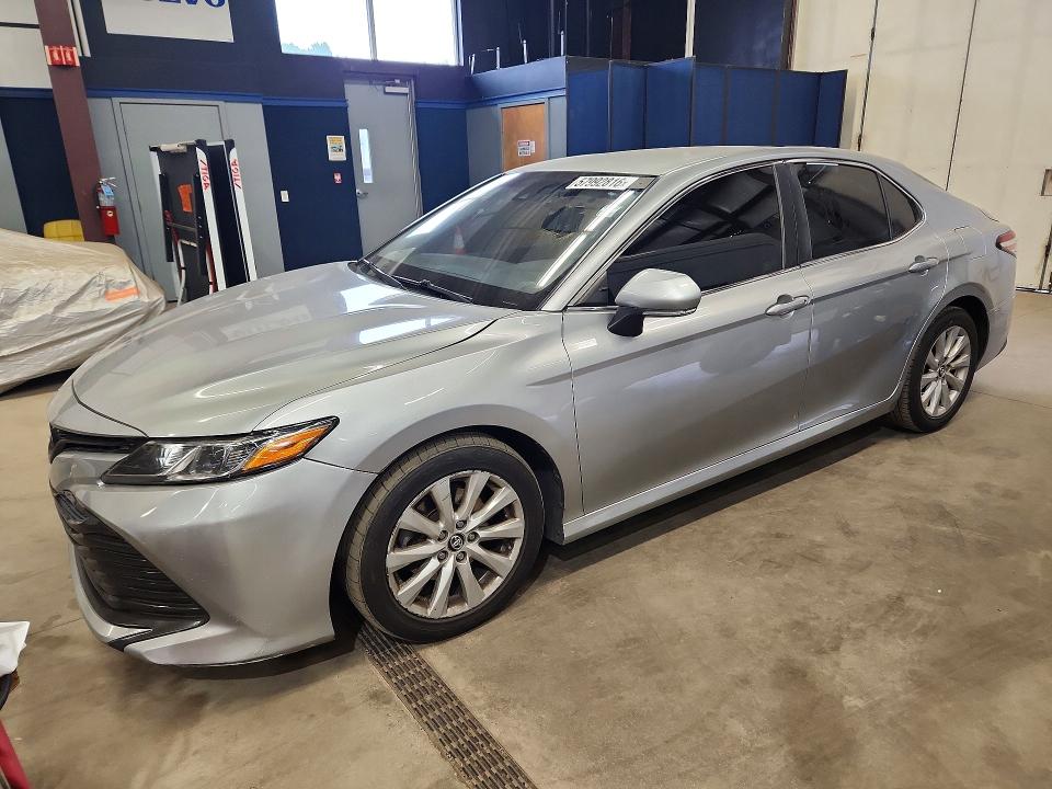 2018 Toyota Camry VIN 4T1B11HK2JU538447 — COPART salvage auction photo