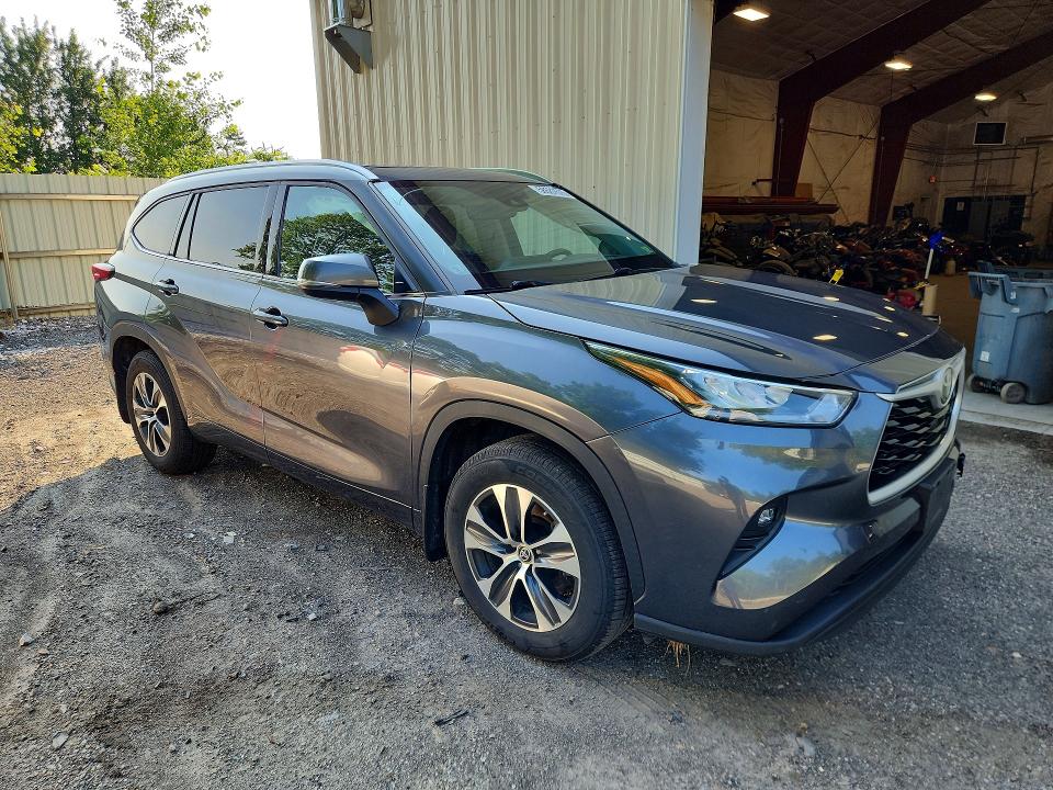 2020 Toyota Highlander VIN 5TDHZRBH5LS028829 COPART salvage auction — SIDE, Vt - Cert Of Title-Salvage Vehicle, sold $1,450 on 2026-07-27 (photo 4)