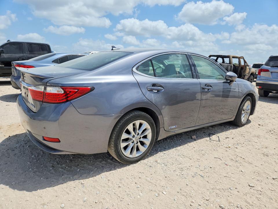 2013 Lexus ES VIN JTHBW1GGXD2001956 COPART salvage auction — MINOR DENT/SCRATCHES, Pa - Cert Of Title (P), sold $425 on 2026-07-09 (photo 3)