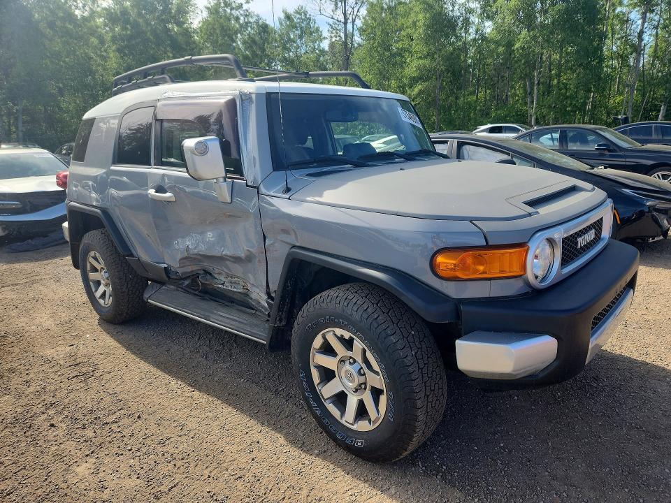 2014 Toyota Fj cruiser VIN JTEBU4BF0EK179010 COPART salvage auction — SIDE, On - Permit Salvage, sold $13,800 on 2026-07-02 (photo 4)