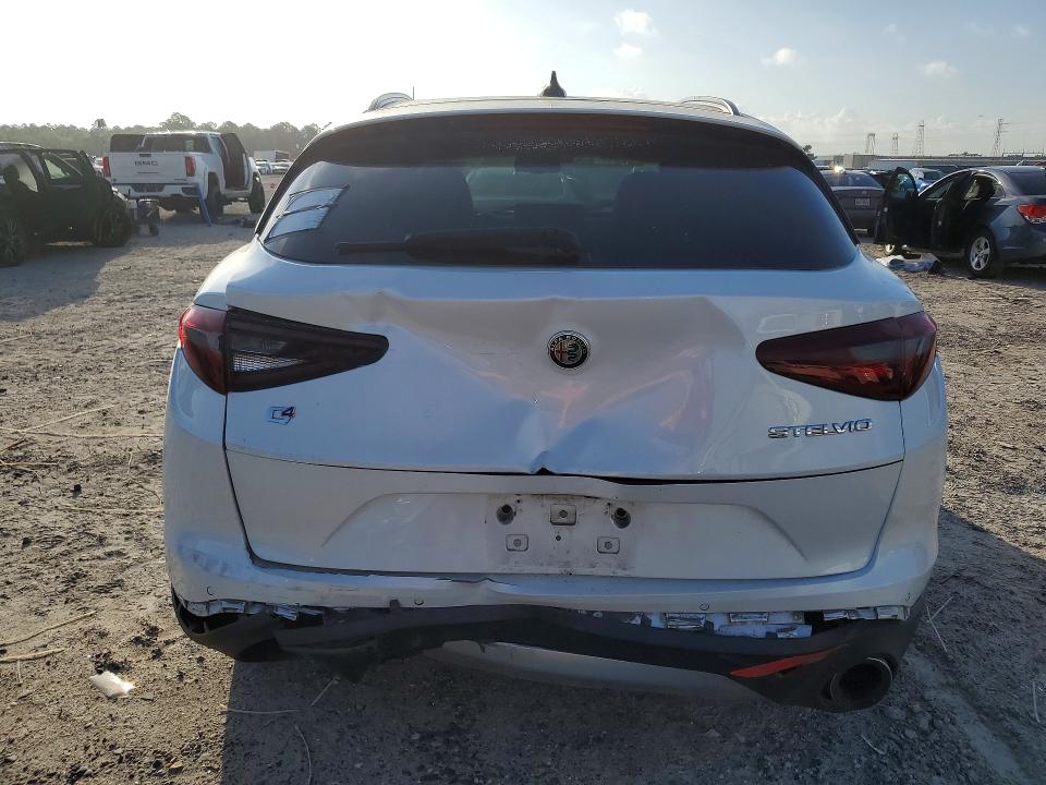 2018 Alfa romeo Stelvio VIN ZASFAKNN7J7B85784 COPART salvage auction — FRONT END, Tx - Salvage Vehicle Title, sold $1,200 on 2026-07-17 (photo 6)