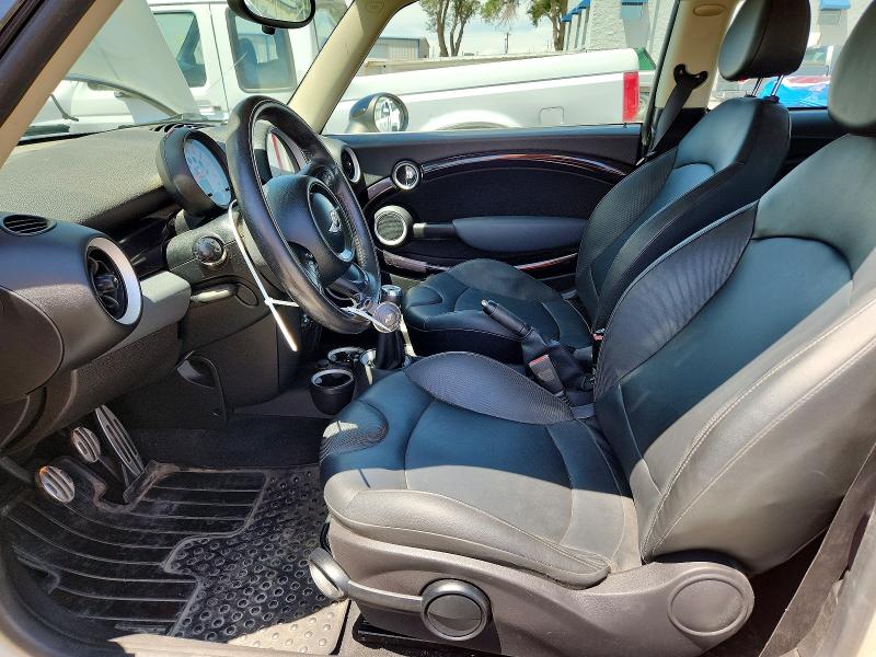 2011 Mini Cooper VIN WMWSV3C52BTY23076 COPART salvage auction — MINOR DENT/SCRATCHES, Id - Salvage Certificate Of Title, sold $825 on 2026-07-02 (photo 7)
