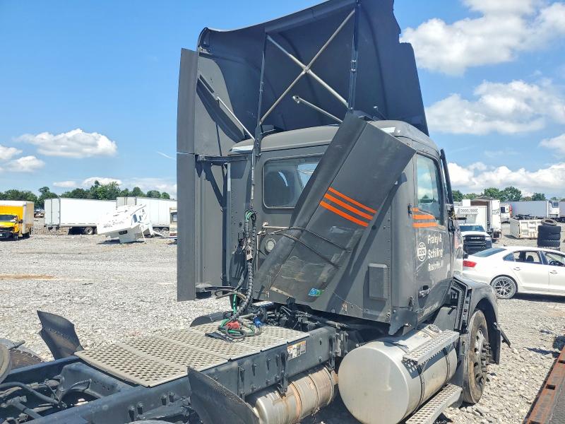 2024 Kenworth T680 VIN 1XKYDK9X4RJ352271 COPART salvage auction — ALL OVER, TN - SALVAGE CERTIFICATE, sold $8,700 on 2026-09-17 (photo 9)