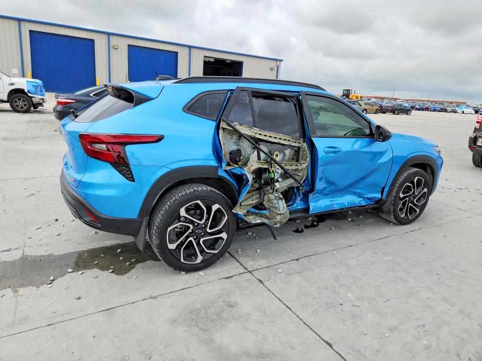 2025 Chevrolet VIN KL77LJEP9SC038374 COPART salvage auction — SIDE, Tx - Salvage Vehicle Title, sold $7,100 on 2026-07-10 (photo 3)