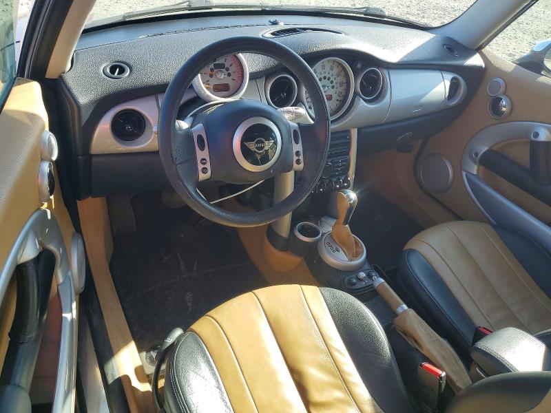 2003 Mini Cooper VIN WMWRC33443TE15792 COPART salvage auction — MINOR DENT/SCRATCHES, CA - DIS/DLR/EXP ONLY CLEAN TITLE, sold $500 on 2026-07-02 (photo 8)