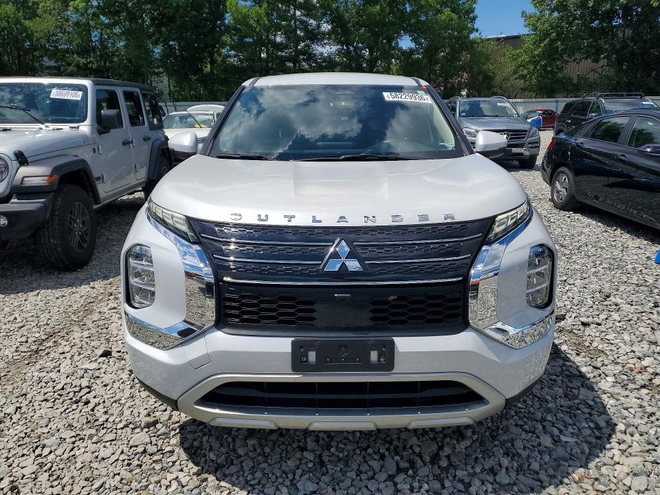 2022 Mitsubishi Outlander VIN JA4J3TA88NZ020267 COPART salvage auction — MINOR DENT/SCRATCHES, Wv - Dealer Only Clean Title (P), sold $11,800 on 2026-07-22 (photo 5)