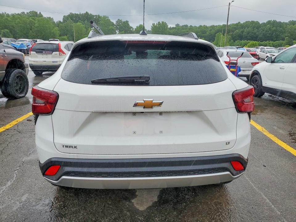 2025 Chevrolet Trax VIN KL77LHEPXSC338630 COPART salvage auction — ROLLOVER, Il - Certificate Of Title, sold $5,500 on 2026-07-27 (photo 6)