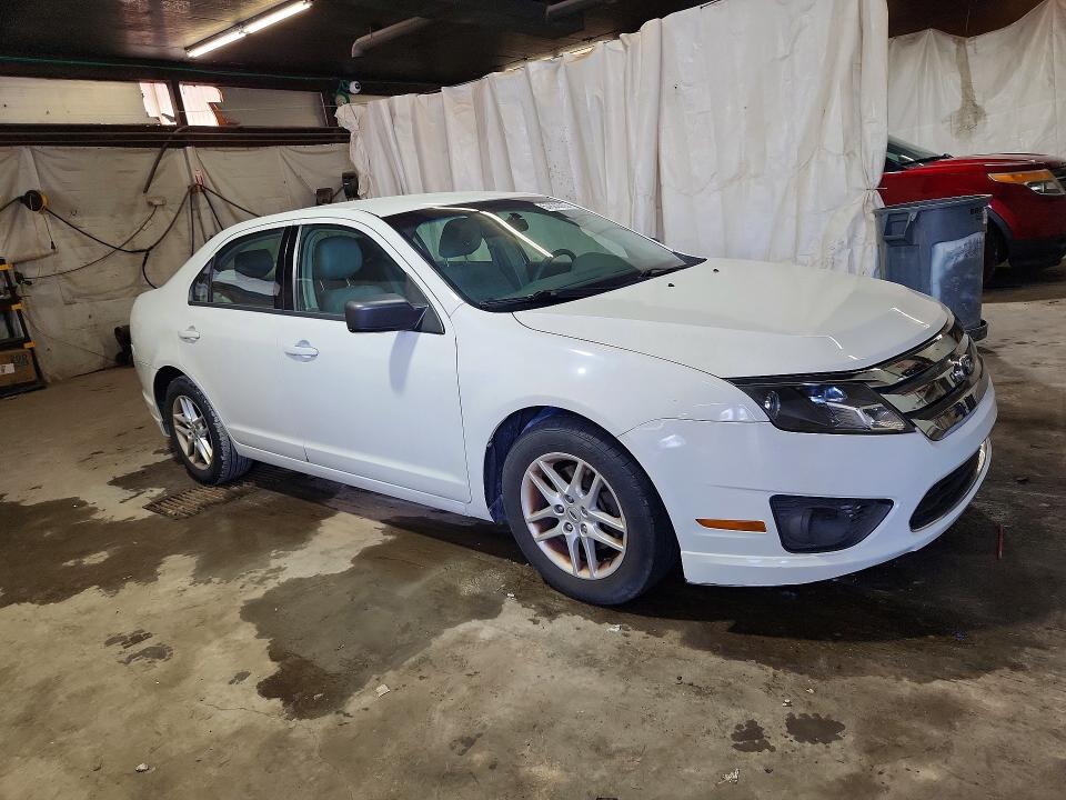 2012 Ford VIN 3FAHP0GA5CR142710 COPART salvage auction — NORMAL WEAR, Pa - Cert Of Title, sold $550 on 2026-07-30 (photo 4)