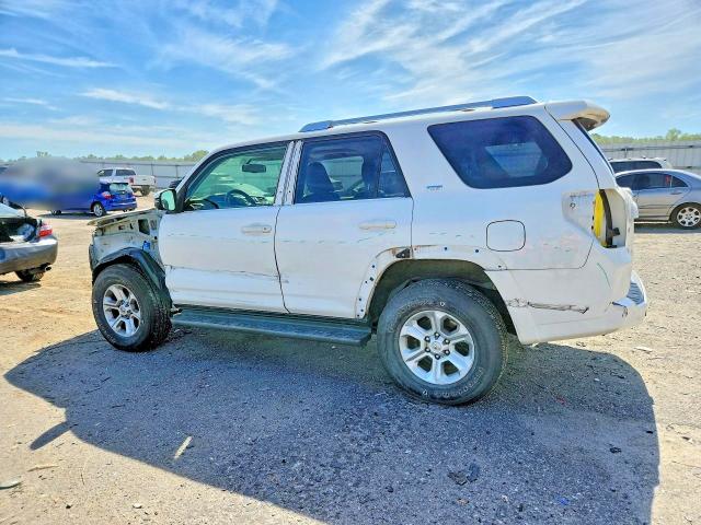 2018 Toyota 4runner VIN JTEBU5JRXJ5504904 COPART salvage auction — FRONT END, Va - Cert Of Title - Salvage, sold $12,600 on 2026-07-15 (photo 2)