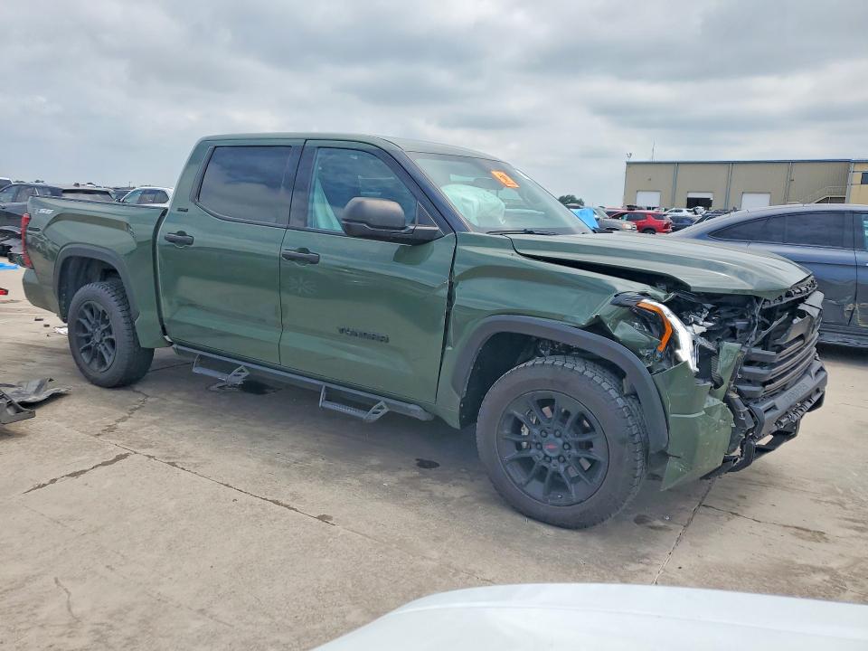 2022 Toyota Tundra VIN 5TFLA5DB8NX035838 COPART salvage auction — FRONT END, Tx - Salvage Vehicle Title, sold $17,300 on 2026-07-13 (photo 4)