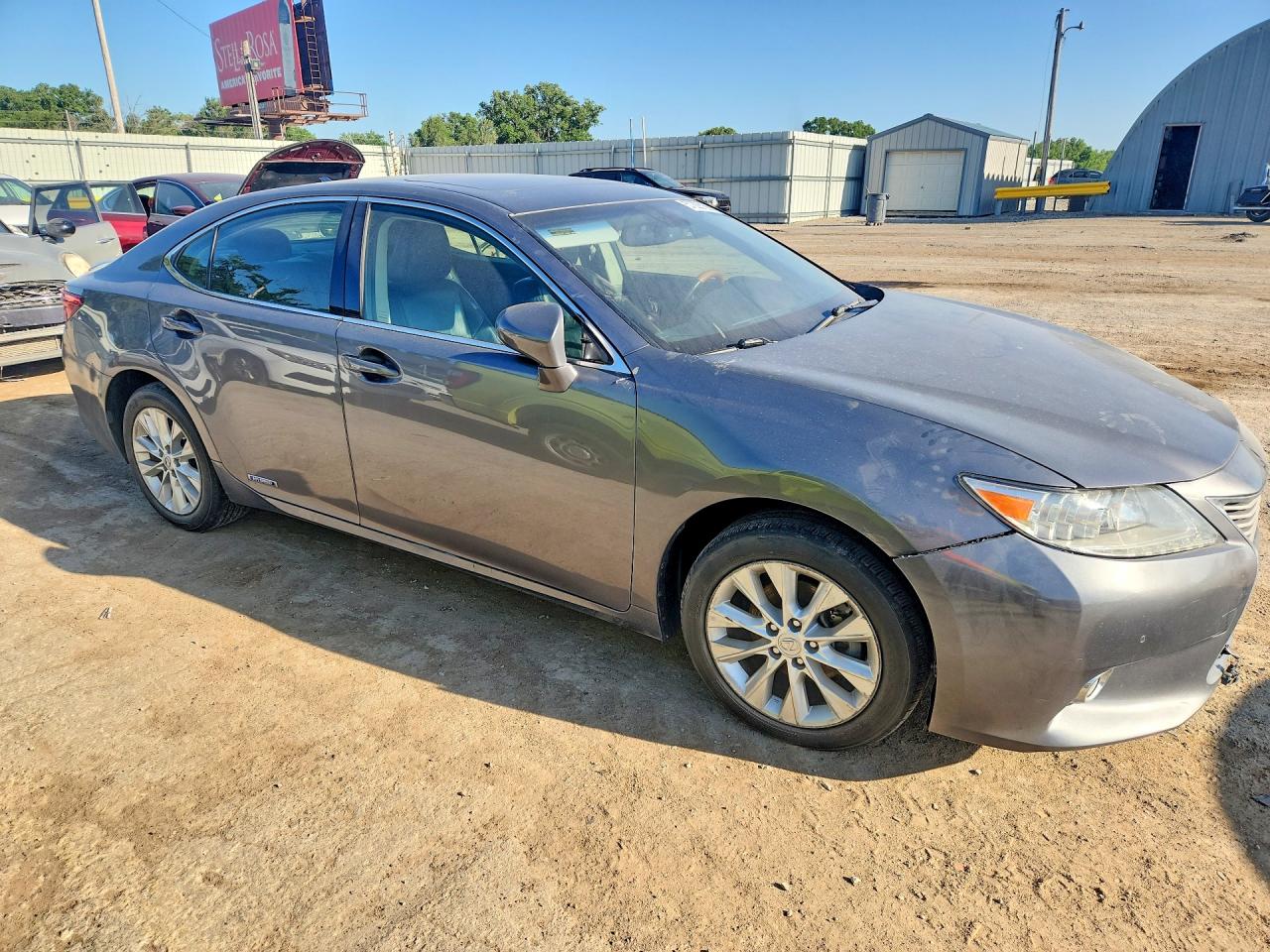 2013 Lexus ES VIN JTHBW1GG4D2010720 COPART salvage auction — Water/Flood, Fs - Salvage Title, sold $3,300 on 2026-09-21 (photo 4)