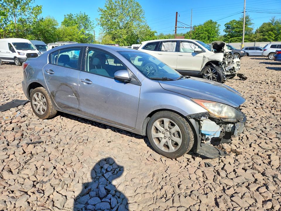 2011 Mazda 3 VIN JM1BL1UG5B1397537 COPART salvage auction — FRONT END, Pa - Certificate Of Salvage, sold $225 on 2026-07-06 (photo 4)