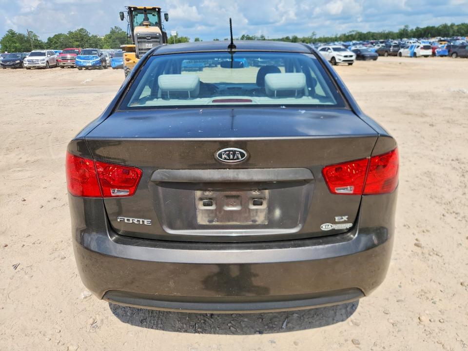 2011 Kia Forte VIN KNAFU4A20B5459411 COPART salvage auction — MINOR DENT/SCRATCHES, Fl - Cert Of Title Slvg Rebuildable, sold $15 on 2026-07-24 (photo 6)