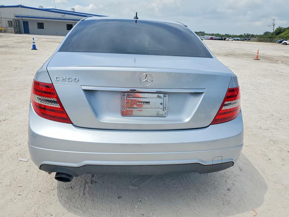 2014 Mercedes-benz VIN WDDGF4HBXEA957897 COPART salvage auction — SIDE, Fl - Cert Of Title Slvg Rebuildable, sold $850 on 2026-07-14 (photo 6)