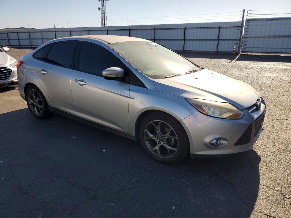 2014 Ford VIN 1FADP3F21EL266968 COPART salvage auction — DAMAGE HISTORY, Ca - Dlr/Dis/Exp Only Salvage Title, sold $650 on 2026-07-02 (photo 4)