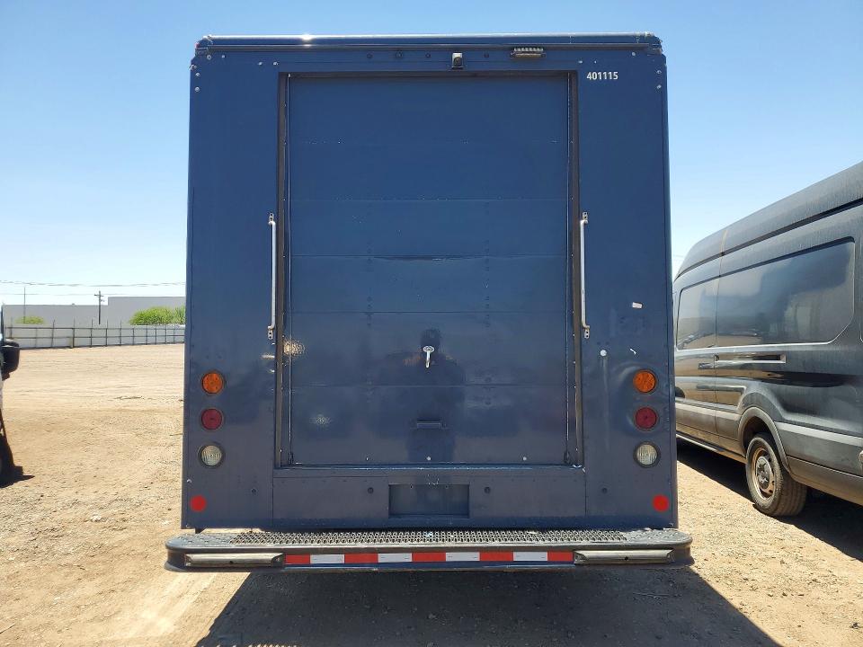 2019 Ford Econoline VIN 1FC3E4K68KDC48256 COPART salvage auction — MINOR DENT/SCRATCHES, Az - Certificate Of Title, sold $24,800 on 2026-07-30 (photo 6)