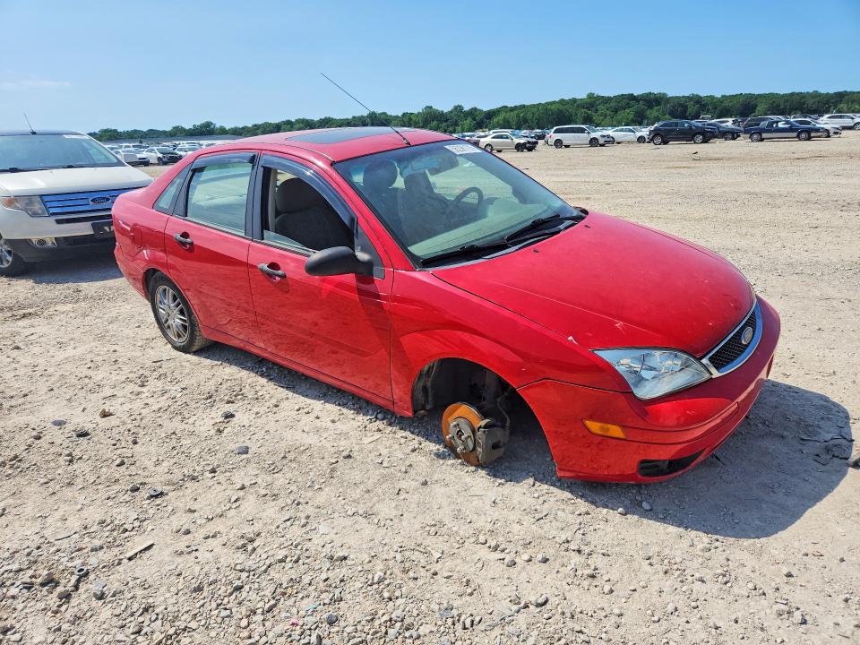 2005 Ford Focus VIN 1FAFP34N05W106049 COPART salvage auction — UNDERCARRIAGE, KS - CERT OF TITLE-SALVAGE, sold $475 on 2026-07-09 (photo 4)