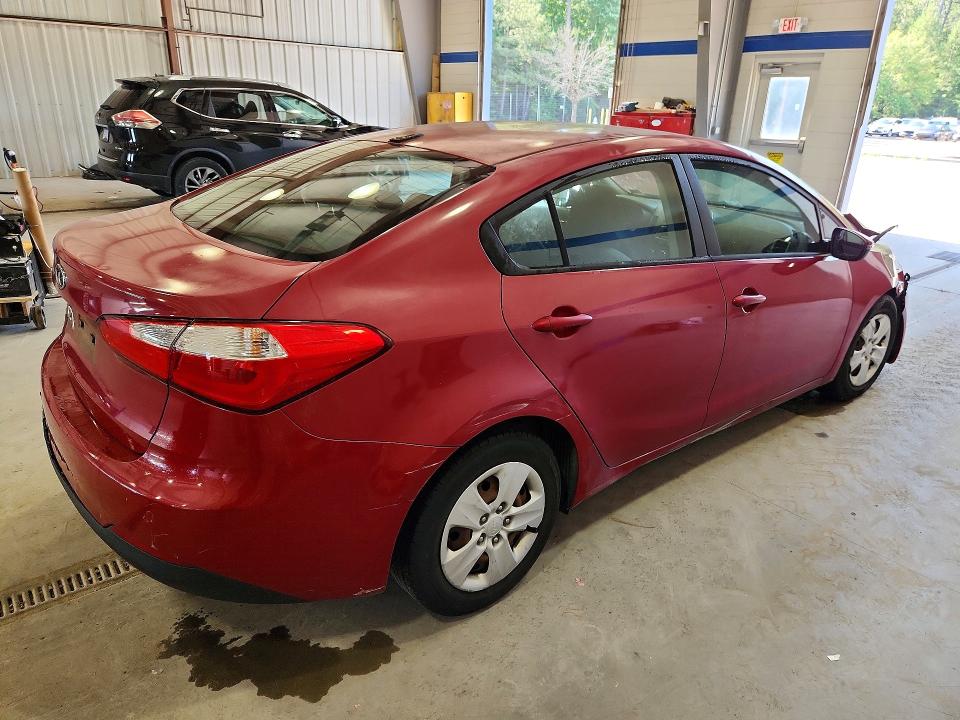 2015 Kia Forte VIN KNAFX4A6XF5313193 COPART salvage auction — FRONT END, Va - Certificate Of Title, sold $400 on 2026-07-17 (photo 3)