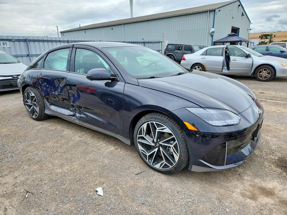 2025 Hyundai Ioniq 6 VIN KMHM54ACXSA090057 COPART salvage auction — SIDE, ON - PERMIT SALVAGE, sold $14,700 on 2026-08-18 (photo 4)
