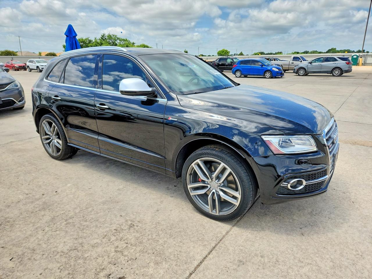 2015 Audi SQ5 VIN WA1VGAFP7FA119513 COPART salvage auction — Front End, TX - SALVAGE VEHICLE TITLE, sold $6,300 on 2026-07-09 (photo 4)