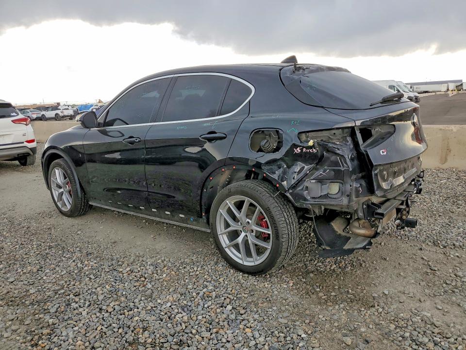 2018 Alfa romeo VIN ZASFAKRN6J7C28781 COPART salvage auction — REAR END, CO - PUBLIC - SALVAGE TITLE (P), sold $3,450 on 2026-07-02 (photo 2)
