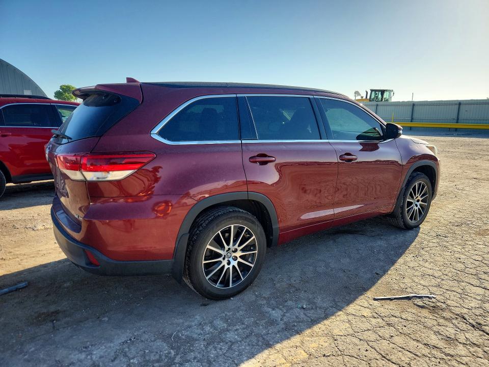 2017 Toyota Highlander VIN 5TDJZRFH8HS372058 COPART salvage auction — HAIL, Ks - Cert Of Title-Salvage, sold $11,100 on 2026-07-08 (photo 3)