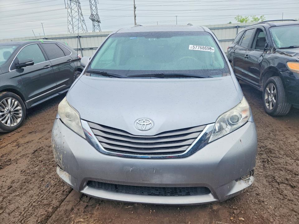 2012 Toyota VIN 5TDYK3DC9CS180552 COPART salvage auction — SIDE, Il - Certificate Of Title, sold $1,750 on 2026-07-07 (photo 5)