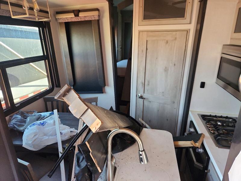 2021 Keystone Alpine VIN 4YDF37029ME780758 COPART salvage auction — NORMAL WEAR, AL - CERT OF TITLE-SALVAGE TITLE, sold $3,300 on 2026-09-14 (photo 6)