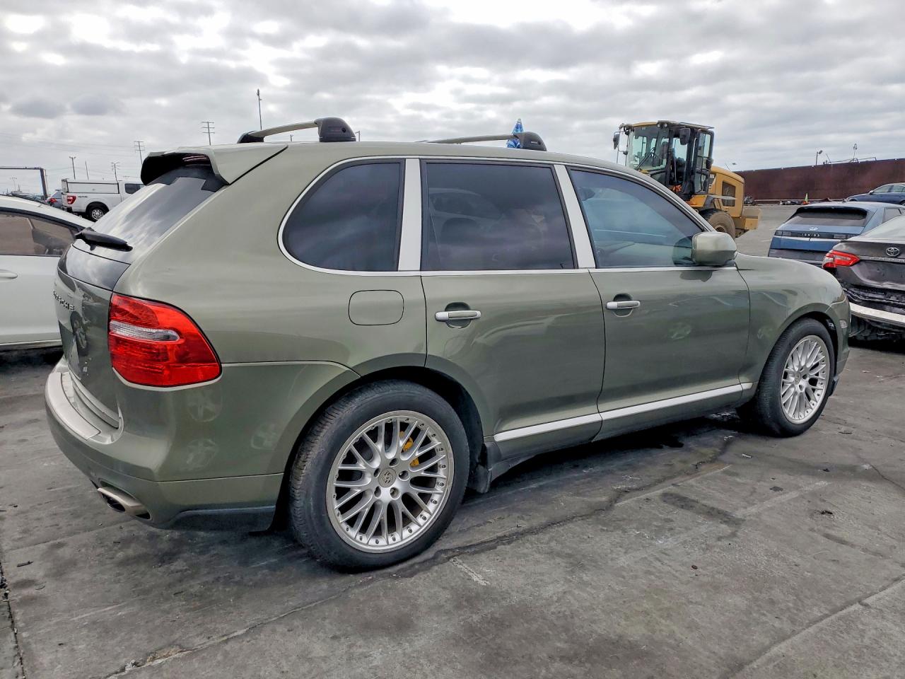 2010 Porsche Cayenne VIN WP1AA2APXALA06511 COPART salvage auction — Minor Dent/Scratches, Dv - Clean Title, sold $1,450 on 2026-09-25 (photo 3)