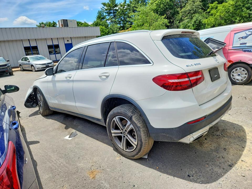 2018 Mercedes-benz Glc VIN WDC0G4KB6JV057299 COPART salvage auction — FRONT END, Wv - Certificate Of Title, sold $3,700 on 2026-07-16 (photo 2)