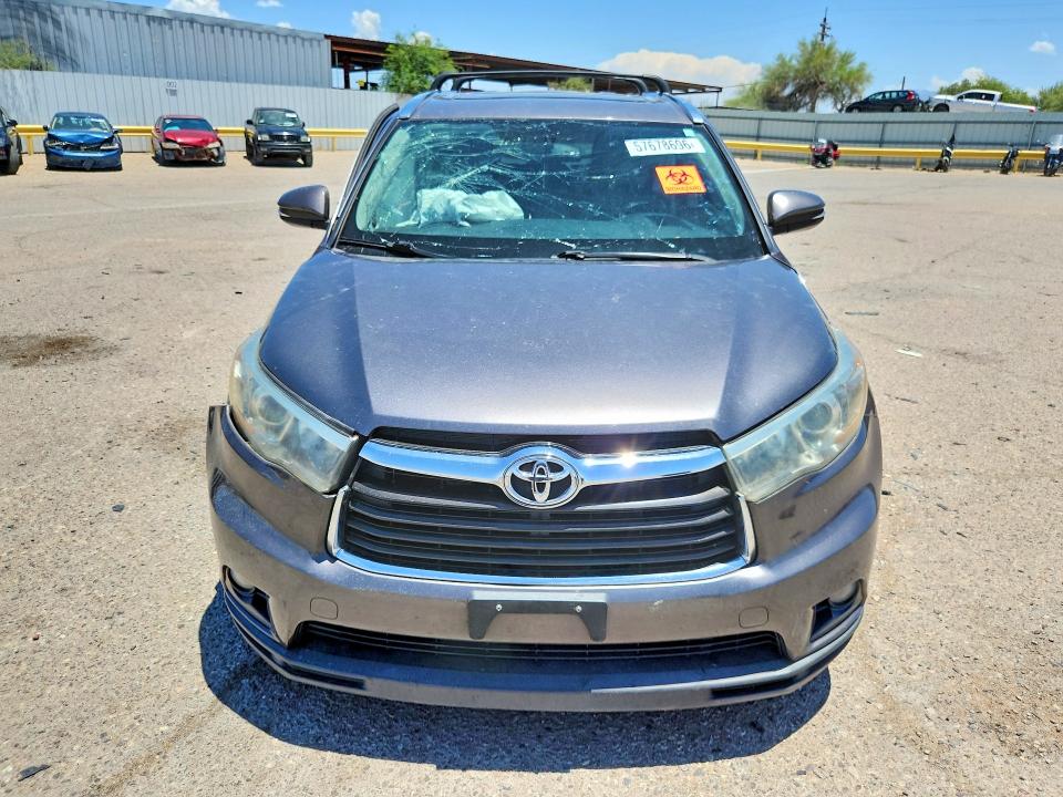 2015 Toyota Highlander VIN 5TDKKRFH9FS093241 COPART salvage auction — SIDE, Az - Cert Of Title - Salvage, sold $4,100 on 2026-07-06 (photo 5)