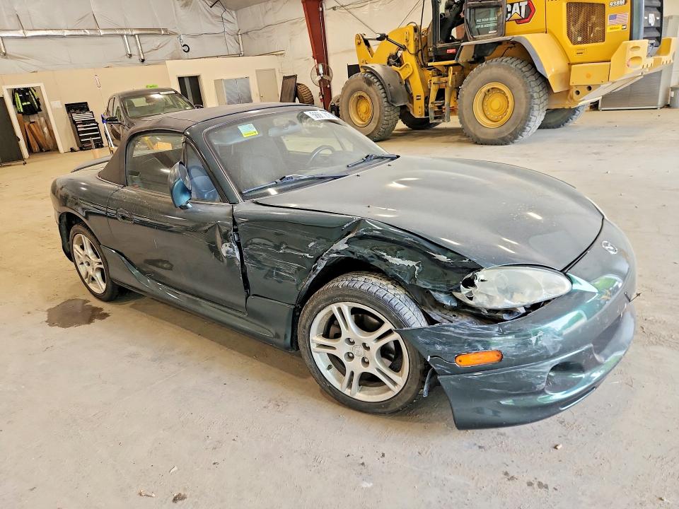 2004 Mazda Mx-5 VIN JM1NB353740404052 COPART salvage auction — FRONT END, Vt - Cert Of Title-Salvage Vehicle, sold $600 on 2026-07-27 (photo 4)