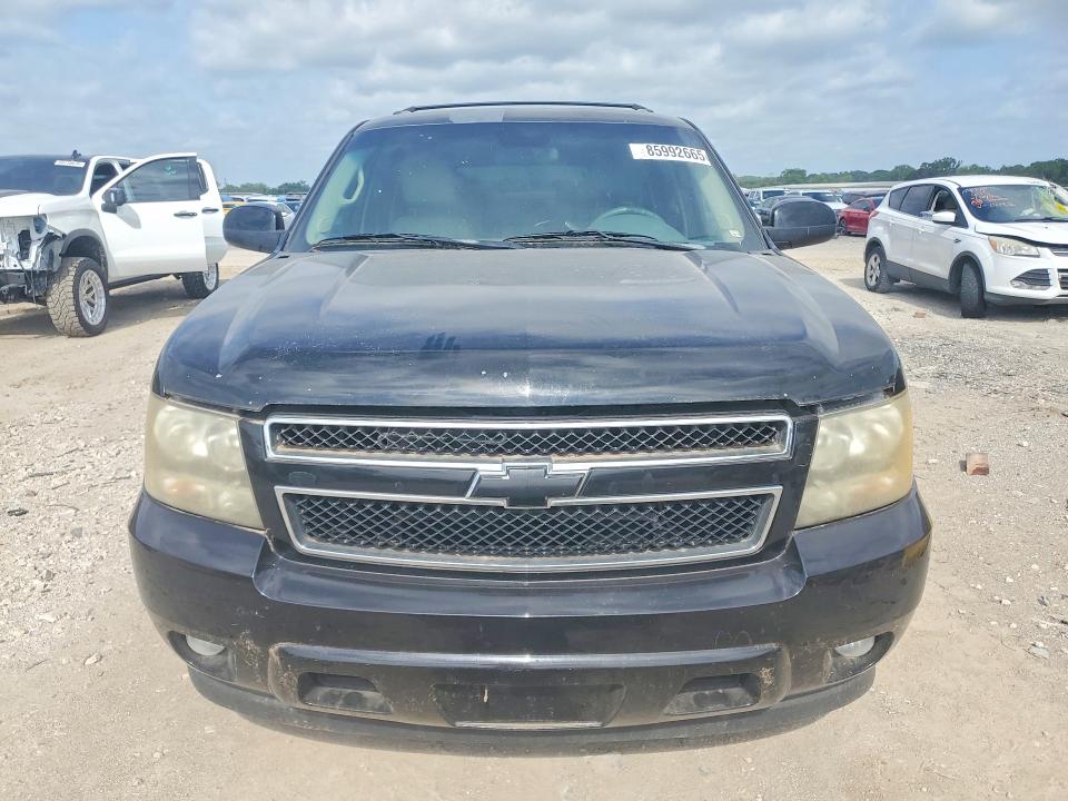 2009 Chevrolet Suburban VIN 1GNFC26079R272033 COPART salvage auction — MINOR DENT/SCRATCHES, Ks - Dealer Only Clean Title, sold $875 on 2026-07-09 (photo 5)