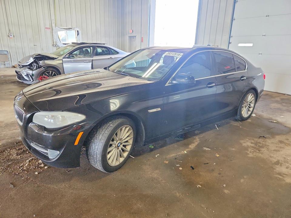 2013 BMW 5er VIN WBAFU7C59DDU71980 COPART salvage auction — MINOR DENT/SCRATCHES, Wi - Certificate Of Title, sold $775 on 2026-07-13 (photo 1)