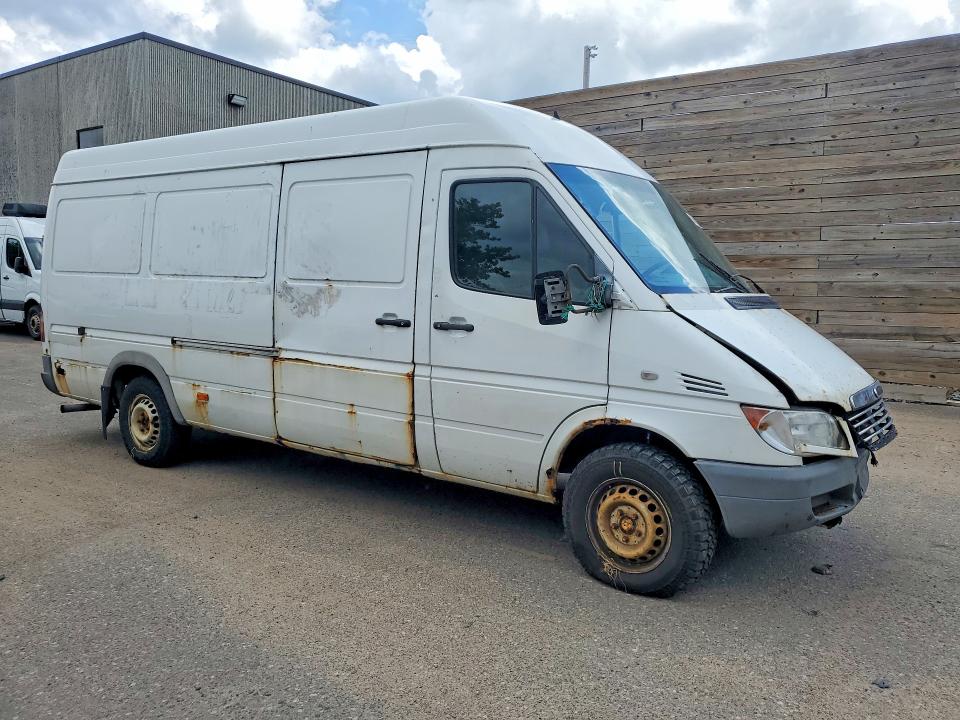 2005 Sprinter 2500 sprinter VIN WD2PD744955718227 COPART salvage auction — FRONT END, Mn - Cert Of Title-Prior Salvage, sold $200 on 2026-07-15 (photo 4)
