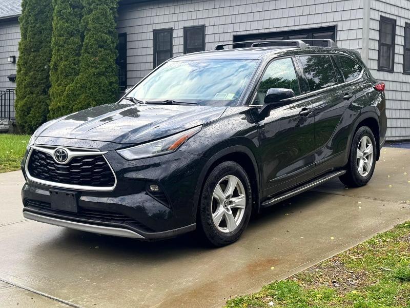 2022 Toyota Highlander VIN 5TDBZRBH9NS165653 COPART salvage auction — NORMAL WEAR, Ct - Certificate Of Title (P), sold $16,300 on 2026-07-11 (photo 2)