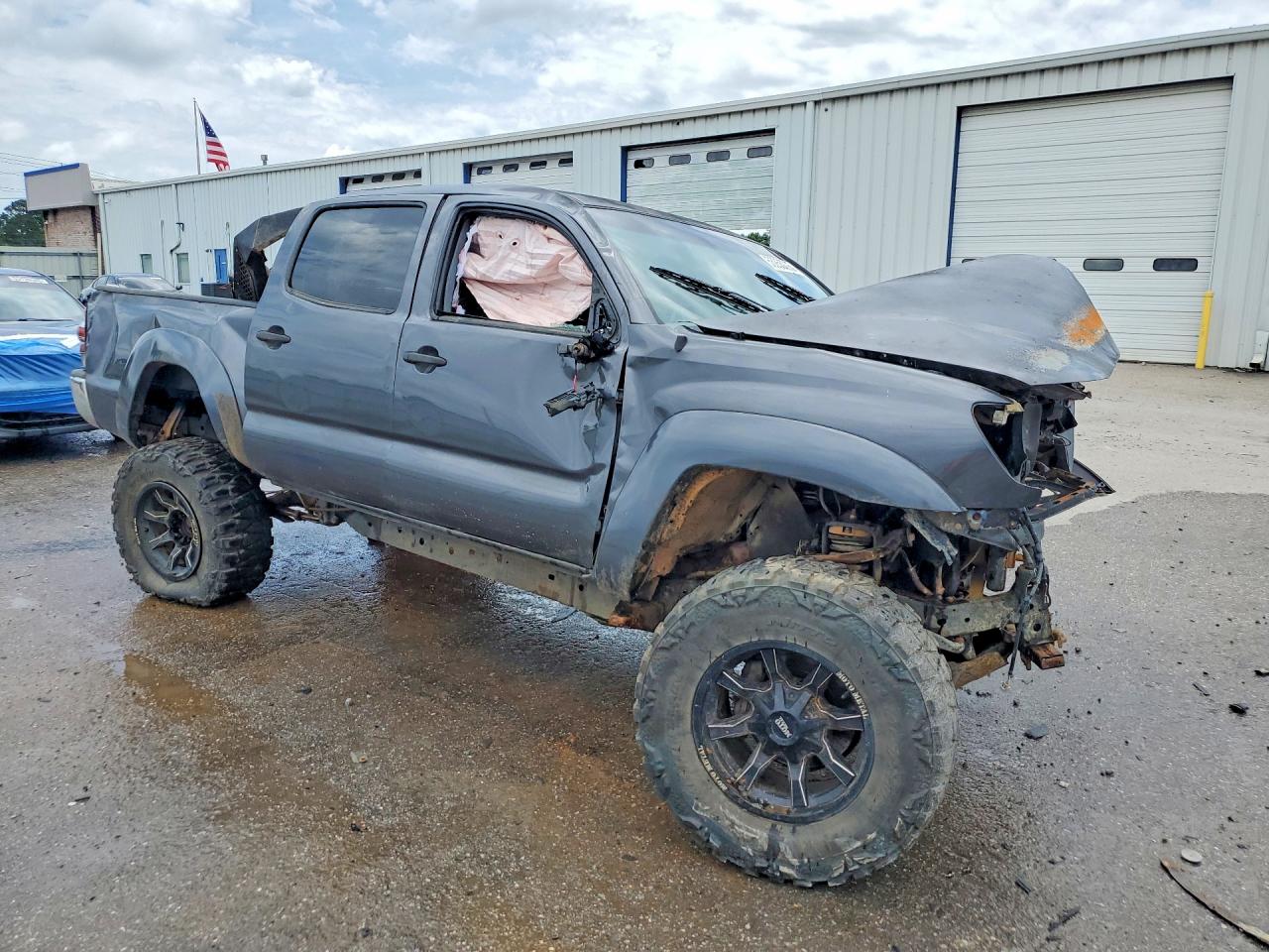 2010 Toyota Tacoma VIN 5TELU4ENXAZ707055 COPART salvage auction — Rollover, AL - CERT OF TITLE-SALVAGE TITLE, sold $2,300 on 2026-07-09 (photo 4)