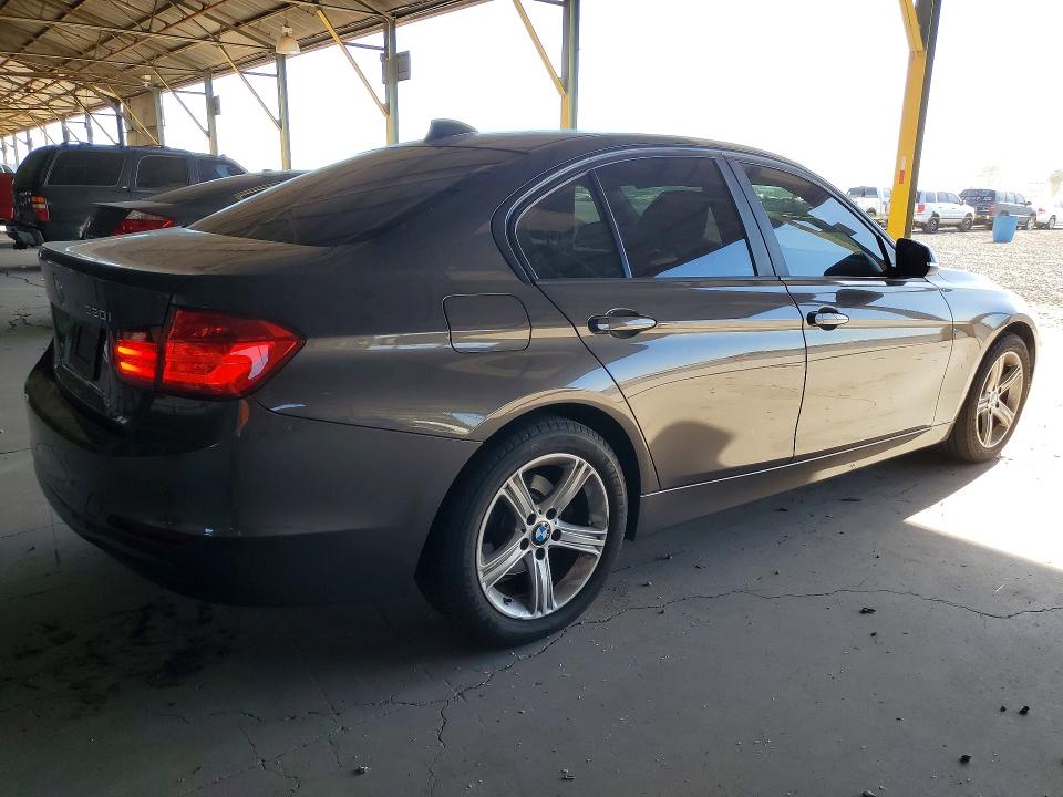 2015 BMW 3er VIN WBA3B1C50FP831838 COPART salvage auction — NORMAL WEAR, Az - Certificate Of Title, sold $2,000 on 2026-07-29 (photo 3)