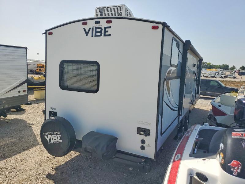 2018 Foresriver VIN 4X4TVBG27J4111845 COPART salvage auction — ALL OVER, TX - SALVAGE VEHICLE TITLE, sold $6,100 on 2026-09-10 (photo 4)