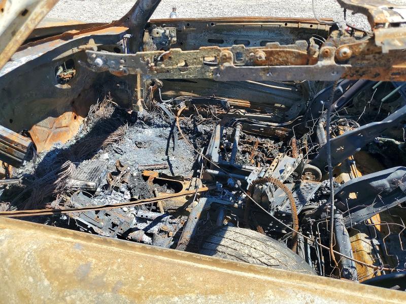 2011 Mini Cooper VIN WMWZP3C55BTX83147 COPART salvage auction — BURN, Ms - Cert Of Title-Salvaged, sold $15 on 2026-08-14 (photo 7)