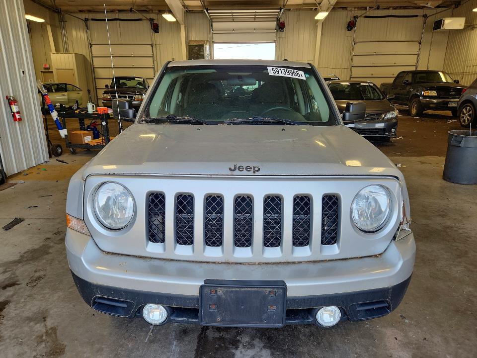 2011 Jeep Patriot VIN 1J4NF1GB9BD258587 COPART salvage auction — SIDE, Mn - Certificate Of Title, sold $654 on 2026-07-02 (photo 5)