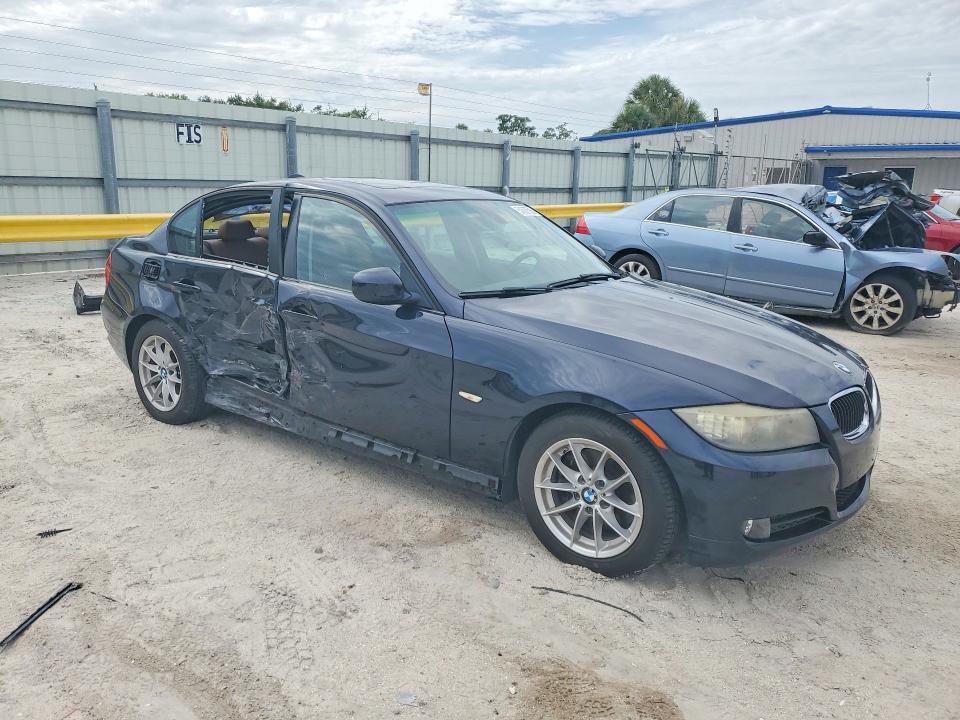 2010 BMW 3er VIN WBAPH7G51ANM51490 COPART salvage auction — SIDE, Fl - Cert Of Title Slvg Rebuildable, sold $100 on 2026-07-29 (photo 4)