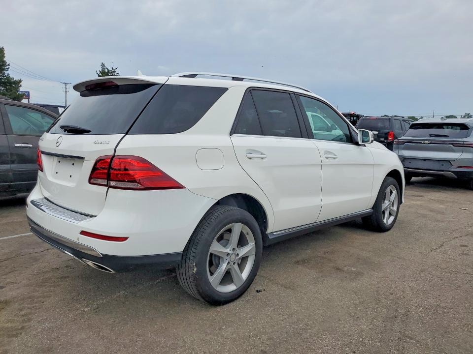 2016 Mercedes-benz VIN 4JGDA5HB0GA626763 COPART salvage auction — SIDE, In - Certificate Of Title (P), sold $8,200 on 2026-07-29 (photo 3)