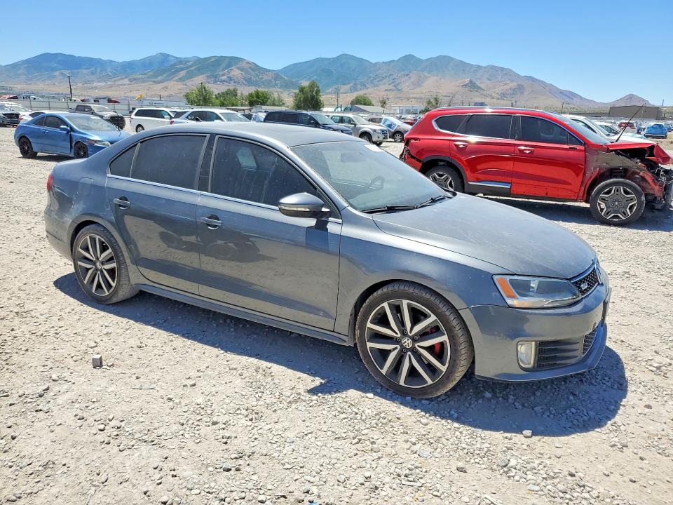 2012 Volkswagen Jetta VIN 3VW4A7AJ7CM034451 COPART salvage auction — MINOR DENT/SCRATCHES, Ut - Cert Of Title-Rebuilt/Restored, sold $1,150 on 2026-07-02 (photo 4)