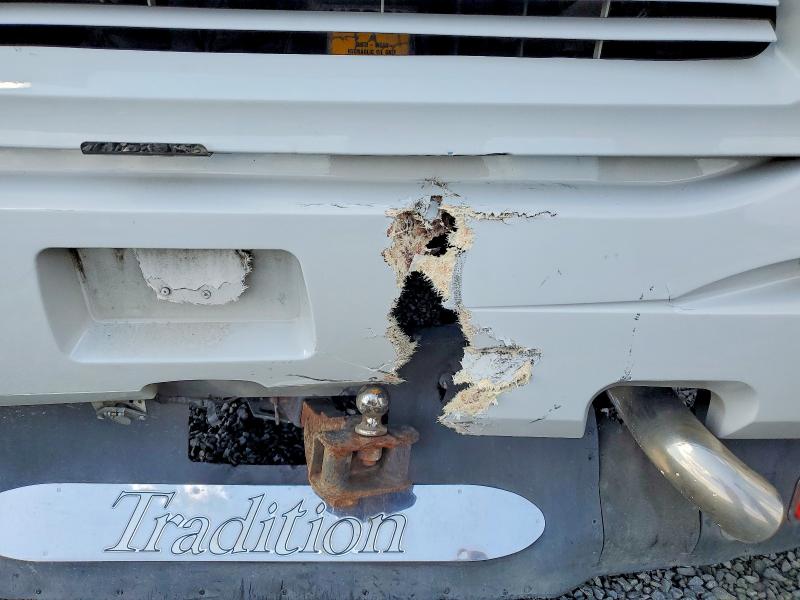 2003 Spartan Unknown VIN 4VZBR24913C042097 COPART salvage auction — REAR END, NC - SALVAGE CERTIFICATE OF TITLE, sold $3,150 on 2026-07-30 (photo 9)