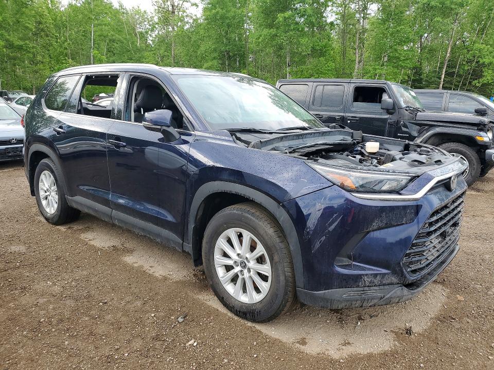 2024 Toyota Highlander VIN 5TDAAAB50RS025071 COPART salvage auction — VANDALISM, ON - PERMIT NO BRAND - UNFIT, sold $12,200 on 2026-07-09 (photo 4)
