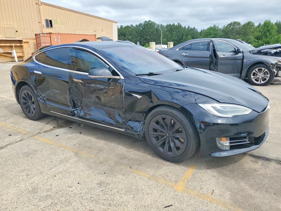 2018 Tesla VIN 5YJSA1E29JF234243 COPART salvage auction — SIDE, Sc - Cert Of Title-Salvage, sold $4,900 on 2026-07-31 (photo 4)