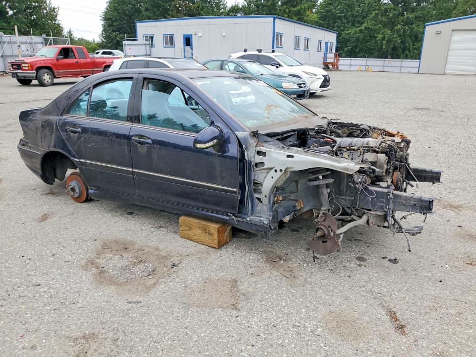2006 Mercedes-benz C class VIN WDBRF76J26F777606 COPART salvage auction — STRIPPED, Wa - Vehicle Cert Of Ownership-Titl, sold $125 on 2026-07-27 (photo 4)