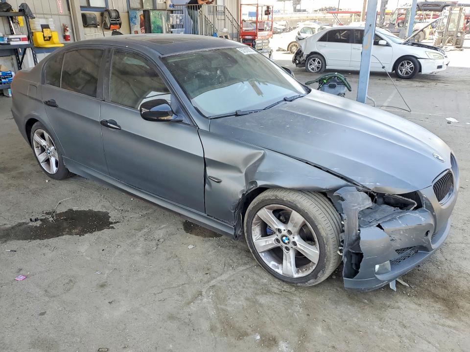 2009 BMW 3er VIN WBAPH53599A448849 COPART salvage auction — FRONT END, Ca - Salvage Certificate, sold $425 on 2026-07-09 (photo 4)