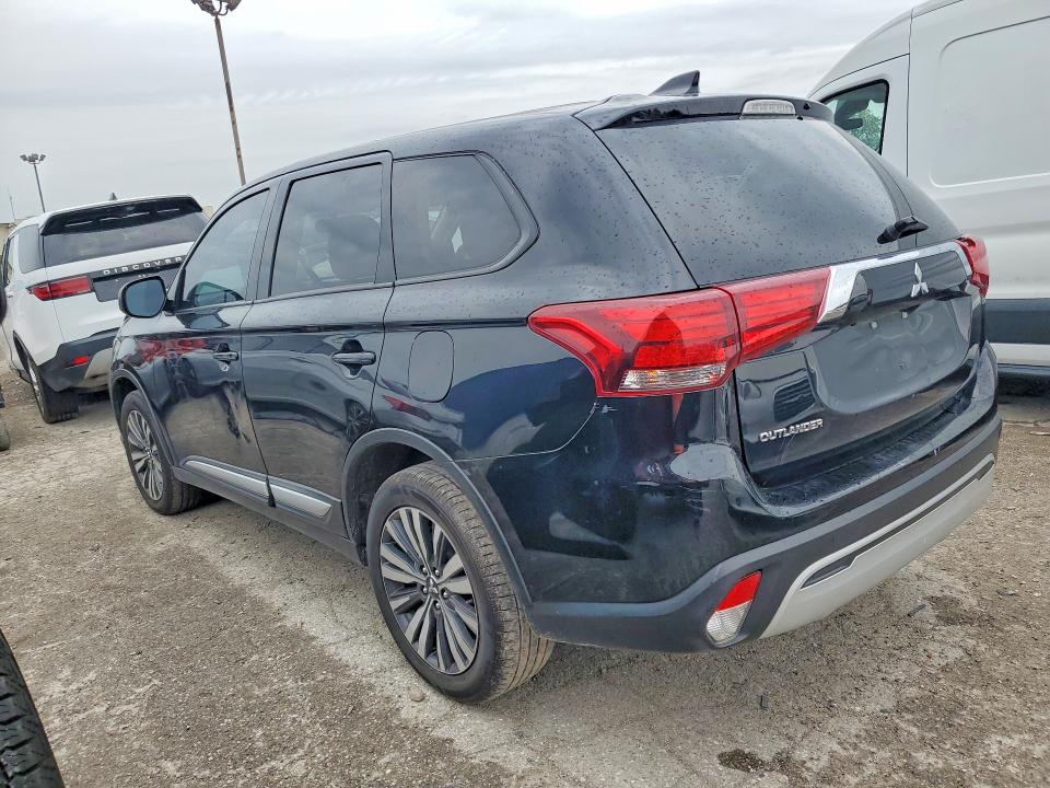 2020 Mitsubishi VIN JA4AD2A3XLZ048399 COPART salvage auction — MINOR DENT/SCRATCHES, In - Certificate Of Title, sold $5,100 on 2026-07-24 (photo 2)